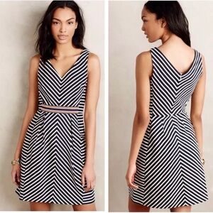 NWT Anthropologie Maeve Mitered Striped Navy White Texture V-Neck Dress Size 2